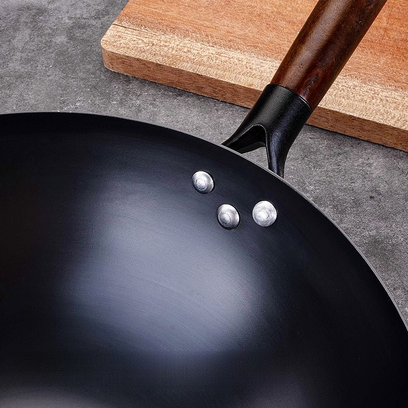 12.6-inch Cast Iron Wok with Stainless Steel Handle - Rust-Free Seasoning, Heat-Resistant & Anti-Slip Design for Gas Stoves, Outdoor Cooking & Kitchen Use